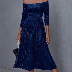 💙NWOT💙 Navy Velvet Dress